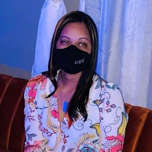 Meet your Posher, Alisa